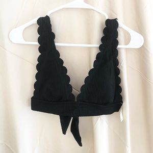 Aerie black scalloped bikini top with tie back